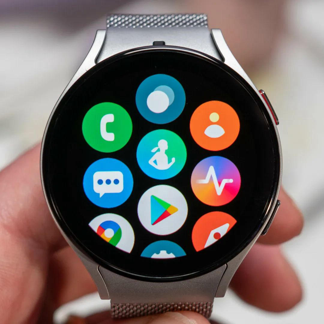 What's the point of having a smartwatch if it's dead on your wrist
